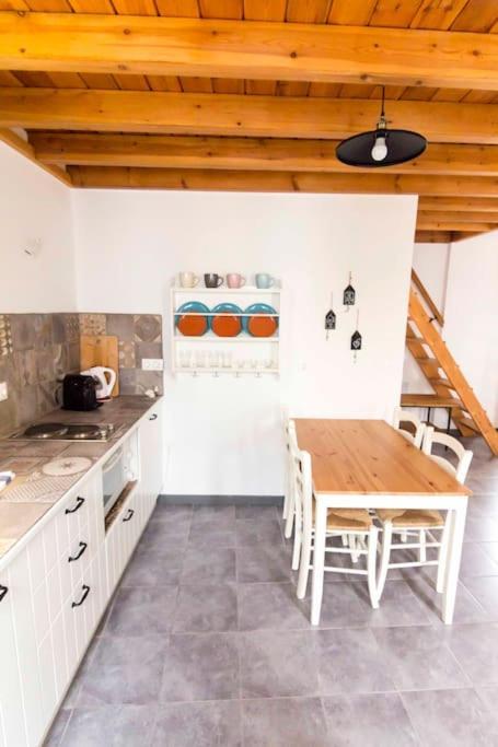 Aegli Apartments Deluxe Simi Eksteriør billede