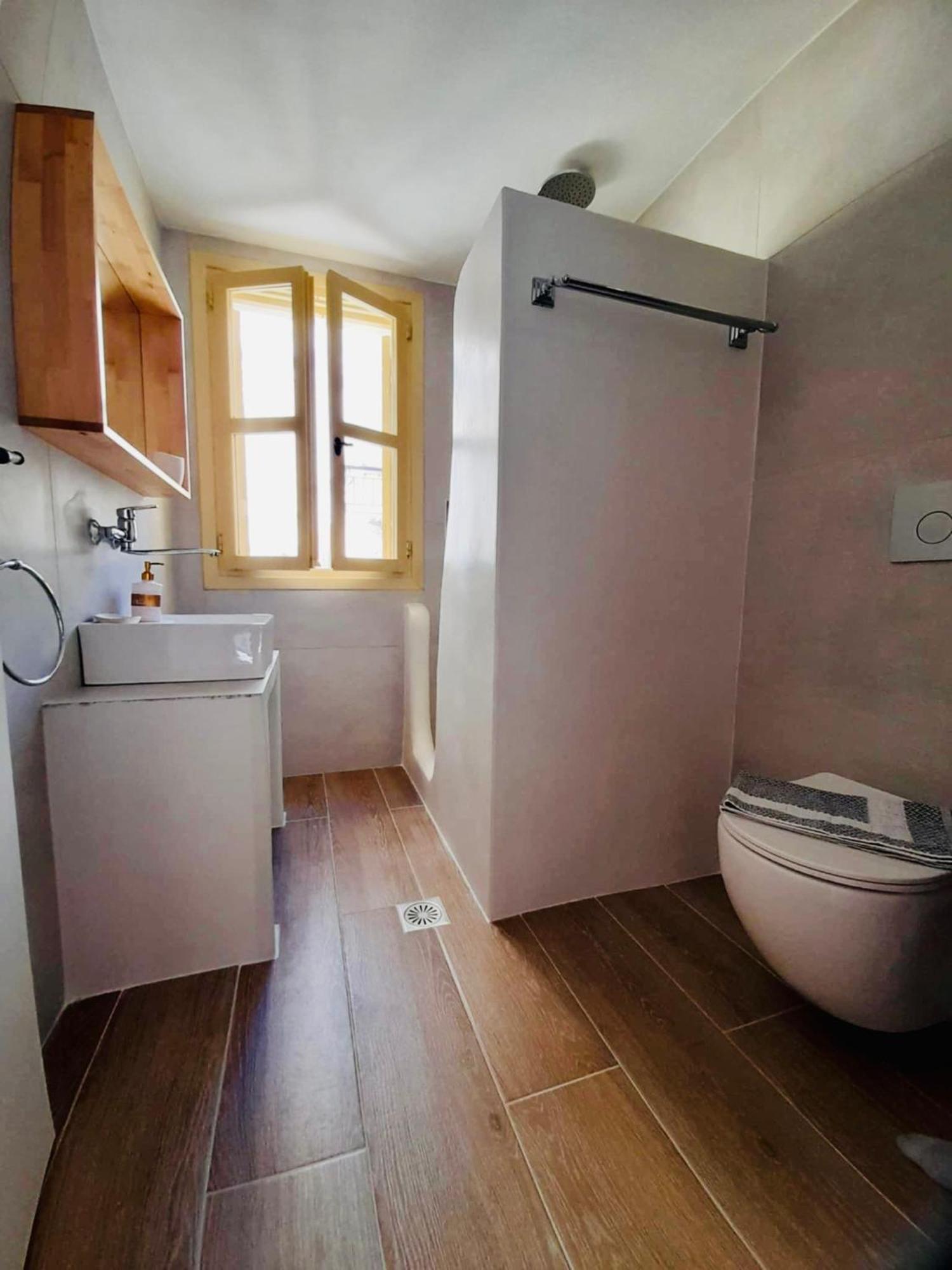 Aegli Apartments Deluxe Simi Eksteriør billede